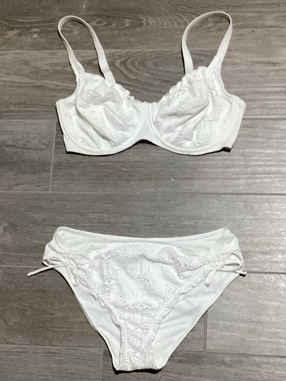 NWOT White Lace Underwire Bra & Bikini Set - Women's Intimates